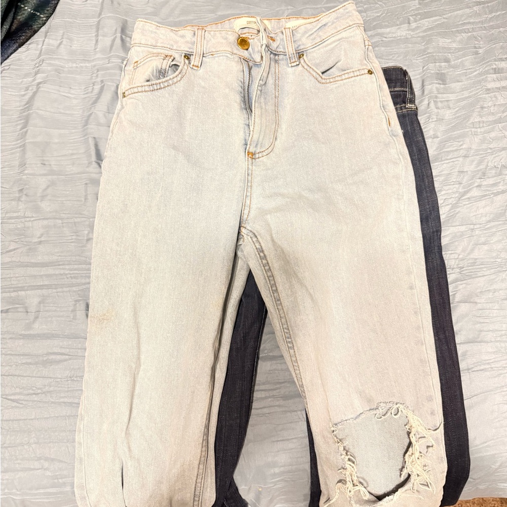 Light Wash Distressed Jeans